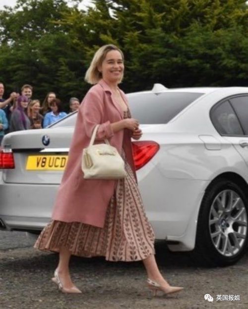 權(quán)游最甜愛情修成正果:哈靈頓和萊斯利舉行婚禮