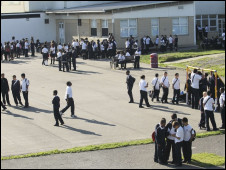 近半數(shù)英國(guó)家長(zhǎng)支持體罰