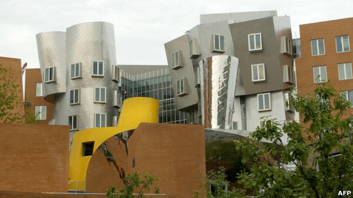 報告：網上大學挑戰英倫高教傳統優勢