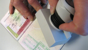 留英解析:沒有護照的囧困生活