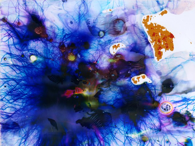 沒被高壓電劈過的膠片不是好畫布