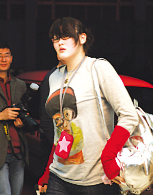 低調王寶全打個照面就消失 女排姑娘堪稱最潮