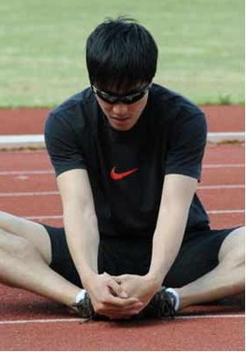 易建聯潮人裝觀戰 體壇潮男劉翔雷人