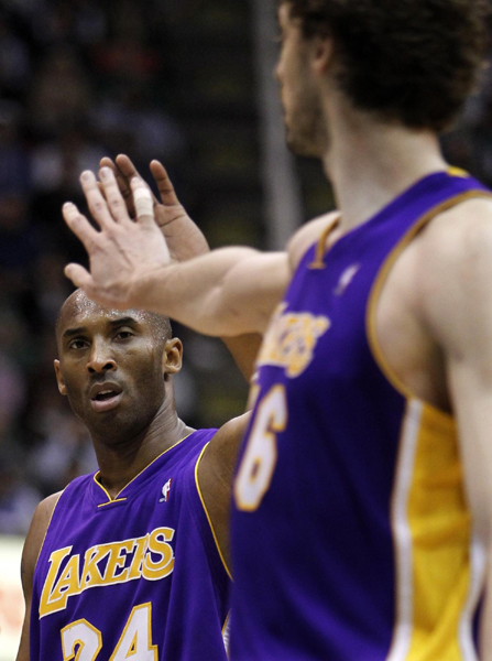 NBA：科比32分 湖人4:0橫掃爵士會(huì)師太陽(yáng)