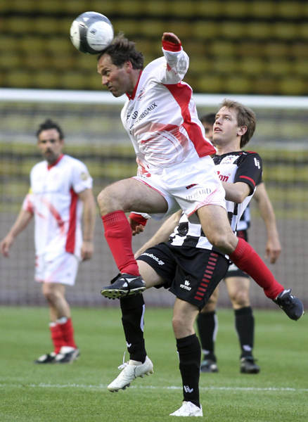 F1明星車手參加足球慈善賽 籌款幫助世界兒童