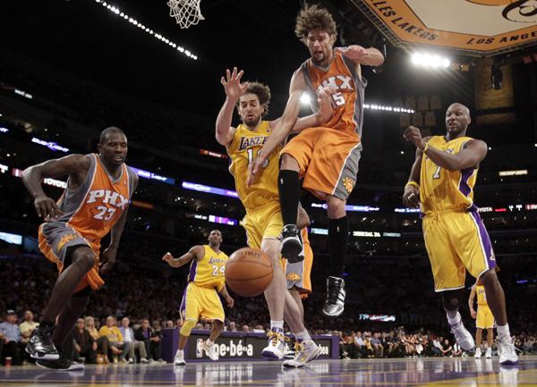 NBA：科比創(chuàng)季后賽新高 湖人再擒太陽