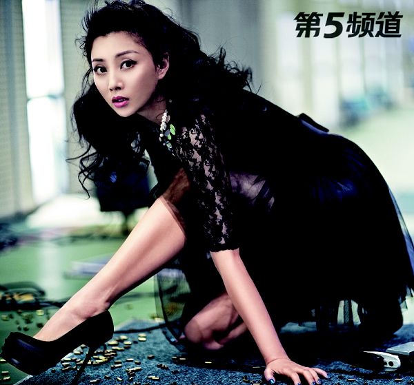 殷桃變“殺手” 舉槍射擊冷艷無比