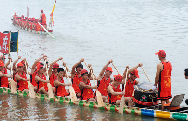 迎端午 瀏陽(yáng)河上賽龍舟