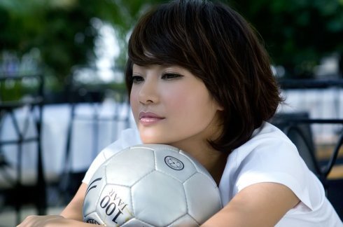 美女主播朱丹哭別法蘭西