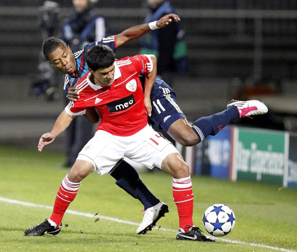 歐冠：國(guó)米連失三球險(xiǎn)勝熱刺 巴薩曼聯(lián)獲小勝