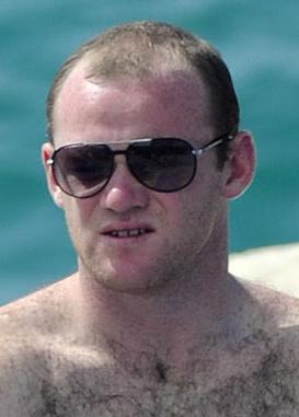 曼聯球迷沖入酒店當面怒斥 魯尼承認使騙招謀合同