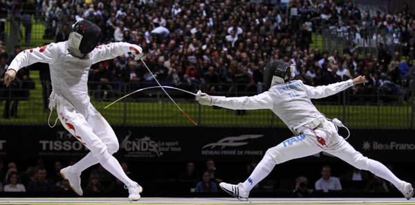 擊劍世錦賽：中國(guó)男隊(duì)大逆轉(zhuǎn) 歷史首獲花劍團(tuán)體冠軍