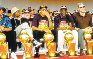 “禪師”退隱 傳奇不朽