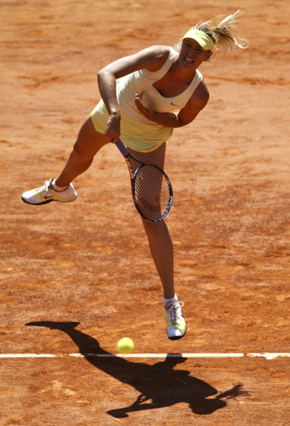 法網(wǎng)：李娜2:0完勝莎拉波娃闖進(jìn)決賽 創(chuàng)亞洲最好成績(jī)