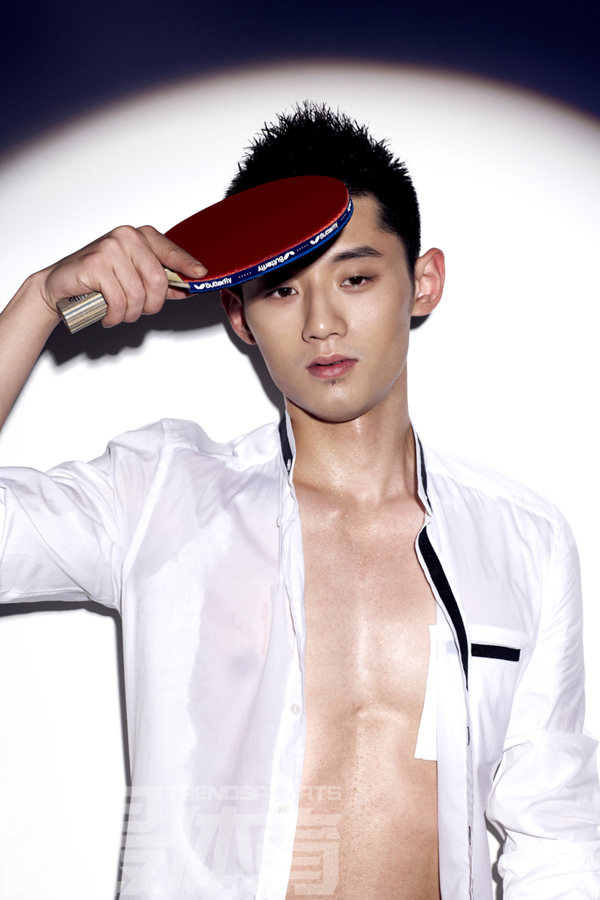 張繼科變身型男拍攝寫真