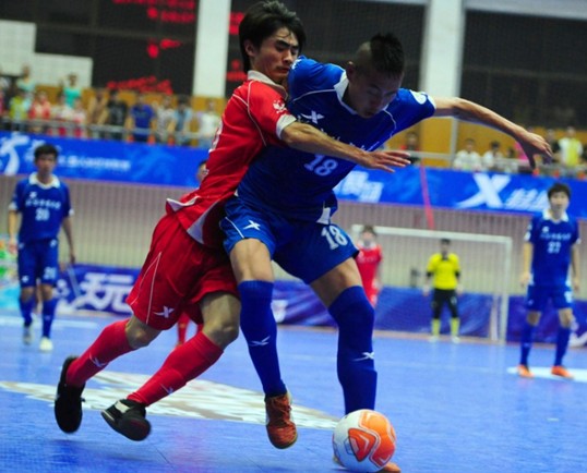 玩轉賽場 天天向上：特步足球啦啦隊開創中國校園五人制足球賽事新模式