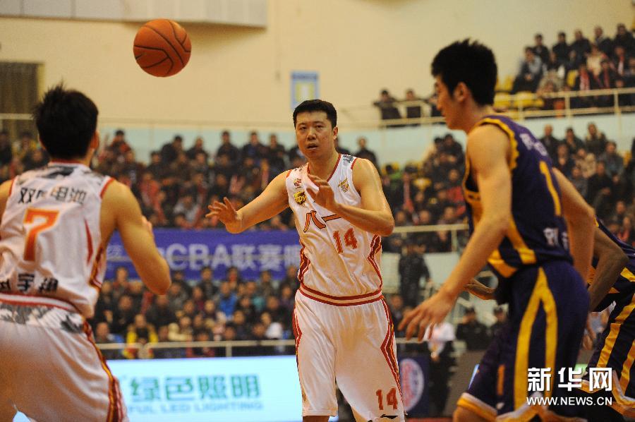 “郅敬傳奇”：王治郅二十載籃球生涯謝幕